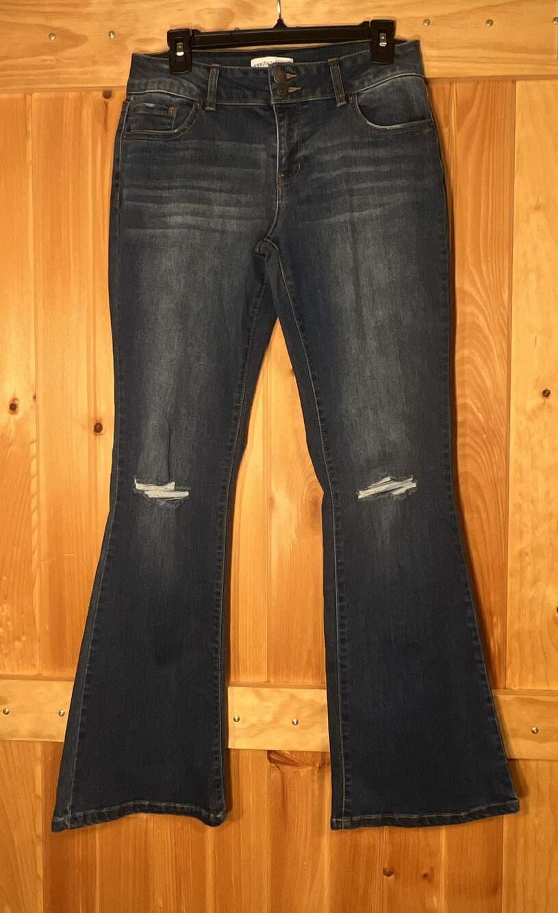 Vanilla Star Designed in New York Distressed Flare Jeans Size 9
